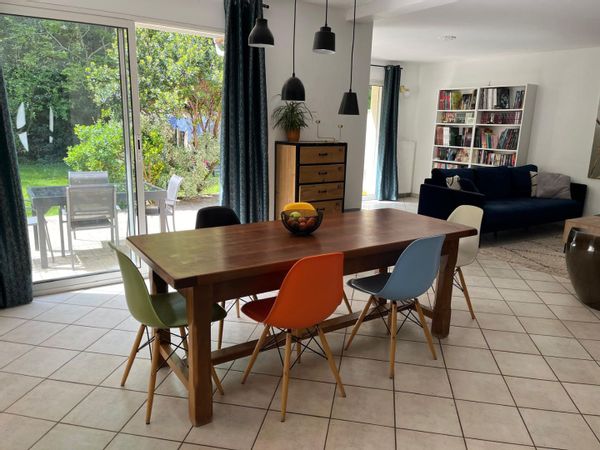 4 chambres avec jardin, un écrin de verdure dans une charmante ville à deux pas de Poitiers. (8p)