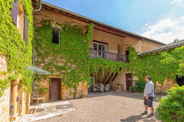 La maison des Pierres Dorées au coeur du Beaujolais