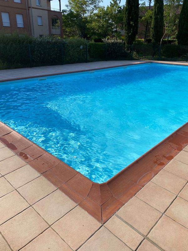 Appartement calme avec jardin et piscine