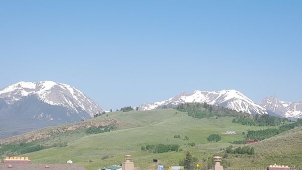Condo de comfort au coueur des montagnes Rocheuses.