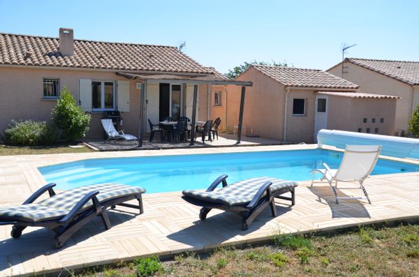 villa 2 chambres avec piscine privée à 5 minutes de la Cité de Carcassonne.