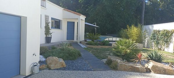 La maison de Maguy sur la côte atlantique.https://www.facebook.com/share/p/1aHCfjjF1y/