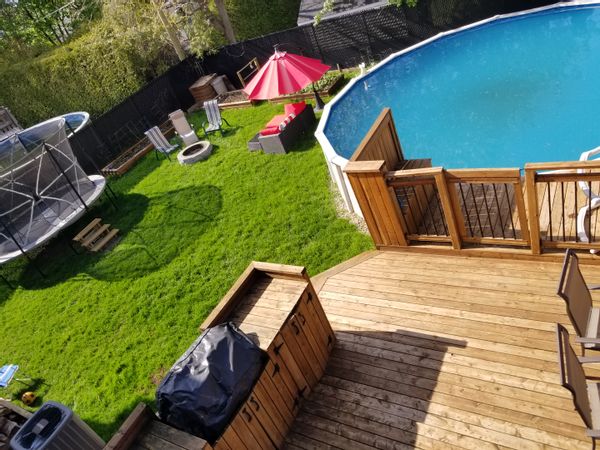 Grande maison avec piscine chauffée, 40 km de Montréal.