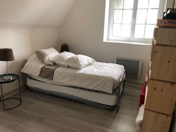 Chambre privée au Bono. 3 nuits maximum.
