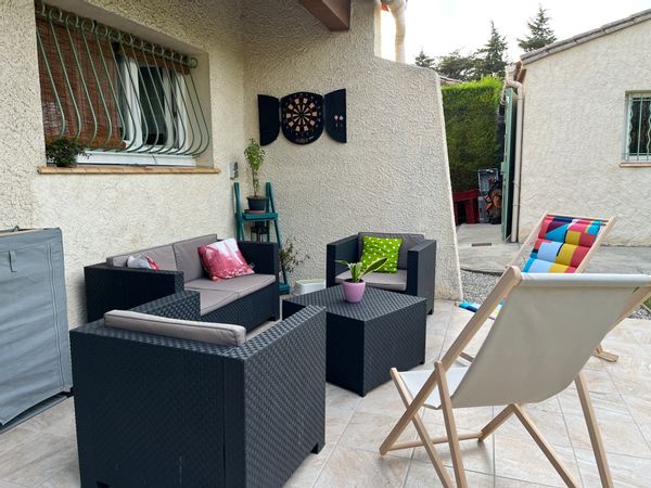 Maison arborée avec piscine, de plain pied, à proximité du Canal du Midi