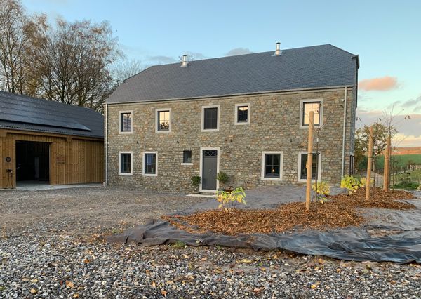 Studio indépendant au cœur de l'Ardenne belge sur plus d'un hectare de nature préservée