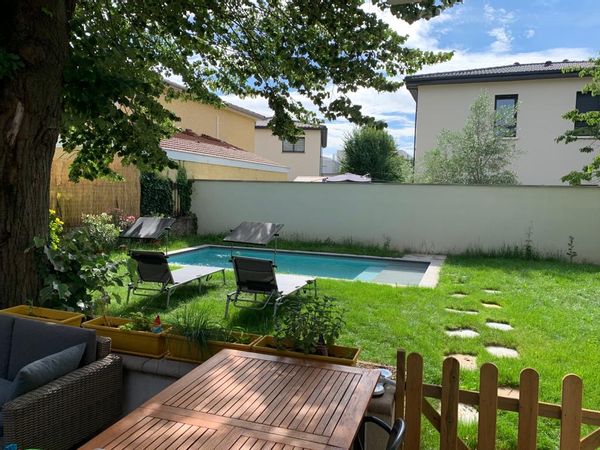 Jolie maison de début du 20ème siècle à côté Lyon