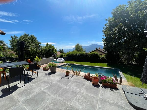 La maison de Marine et Marco dans les Alpes