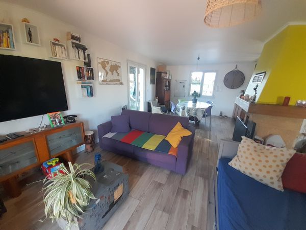 Un maison en campagne lyonnaise à mi chemin entre Paris et marseille