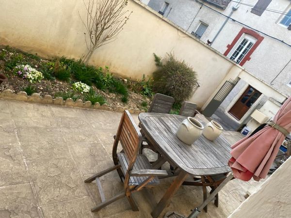 La maison de Anne et Thibaud tout près de Dijon. Recherche Auvergne avril 2022