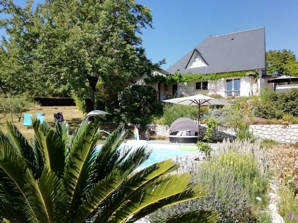 Dispo Juillet Août avec piscine Spa /proche Futuroscope