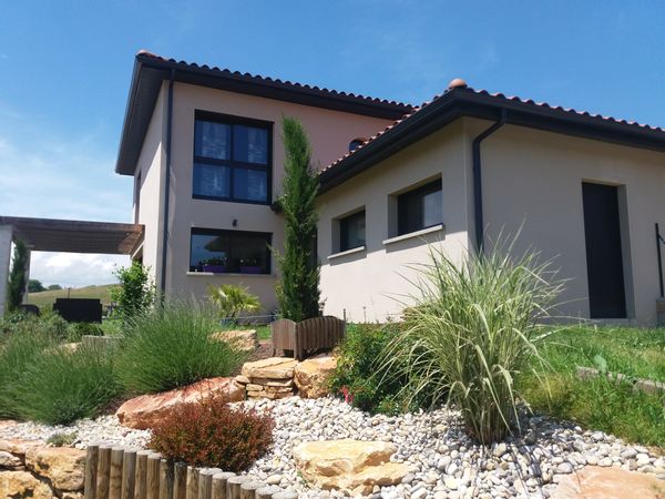 Maison contemporaine dans un village à 10 min de Vienne ville gallo-romaine