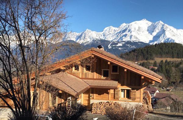 Le chalet d'Yves vue exceptionnelle face au Mont-Blanc dans un village authentique de Haute-Savoie