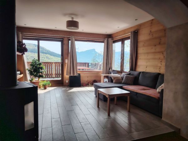 Grand appartement avec jardin au centre du village de Saint Jean d'Arvey !
