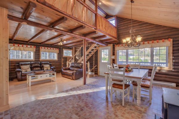 Le chalet en bois rond rustique de Sophie