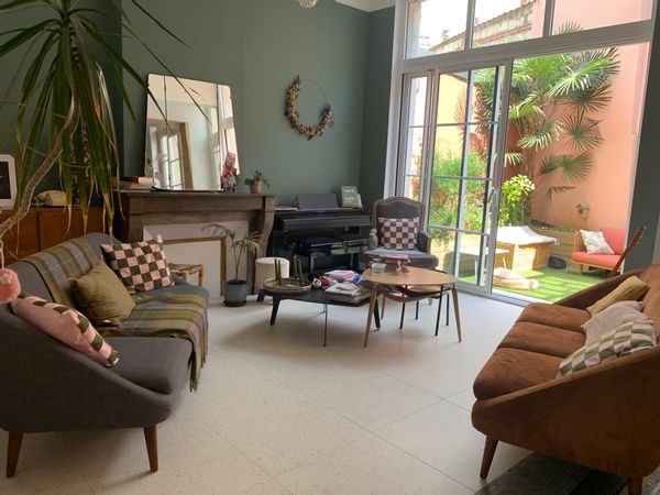 Maison familiale avec du charme en hyper centre d’Arras mais au calme et avec cour agréable :)