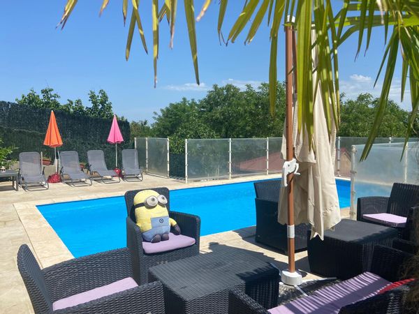 Villa avec piscine au calme, hauteur du Beaujolais