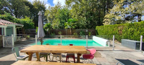 Grande Landaise familiale et moderne avec piscine entre le bassin d'Arcachon et Bordeaux