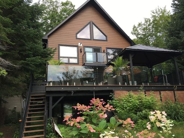 Magnifique chalet sur quatre étages, nommé « Aux 4 foyers » avec vue sur la lac