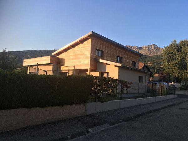 La maison de Combe Belle, entre lac et sommets