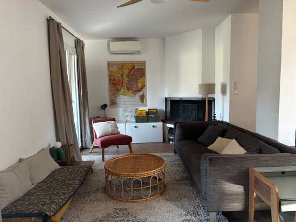 La maison de Laurène et Antoine à pieds du village de Biot sur la Côte d'Azur