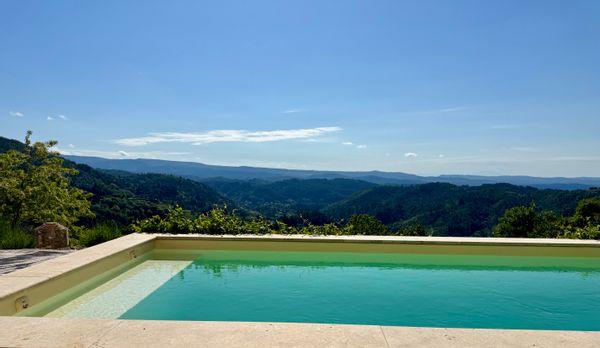 Maison ardéchoise au cœur du parc naturel des Monts d’Ardèche. Non disponible en juillet et août.