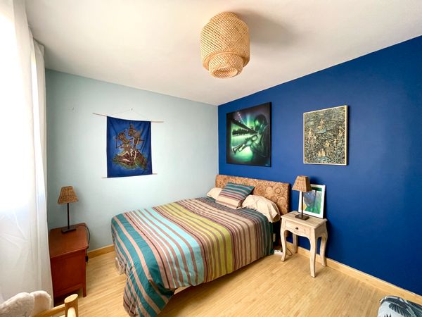 Chambre bleue privée chez Annick