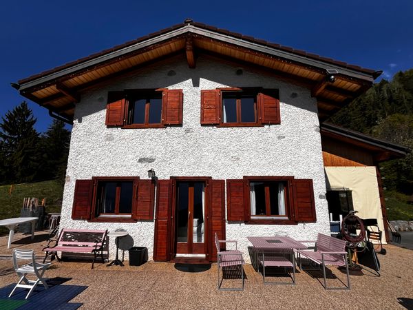 Ce chalet est un mayen renové tout confort