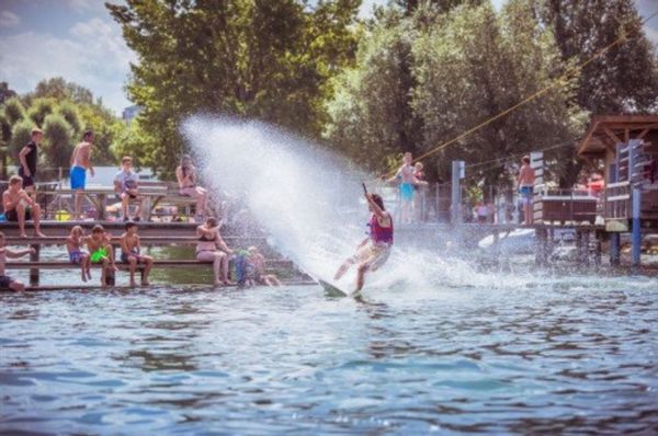 Estavayer-le-Lac la plus charmante des petites villes médiévales située au bord du lac de Neuchâtel
