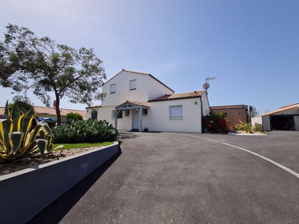 Maison à 5 km des plages en campagne