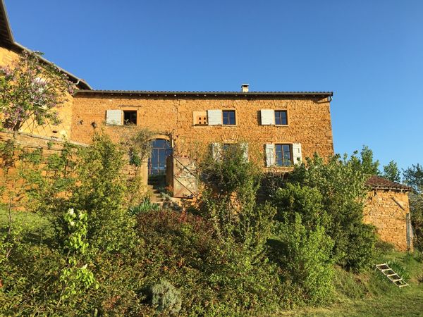 Maison de famille au pays des pierres dorées Échange 1 semaine minimum 8 personnes maximum