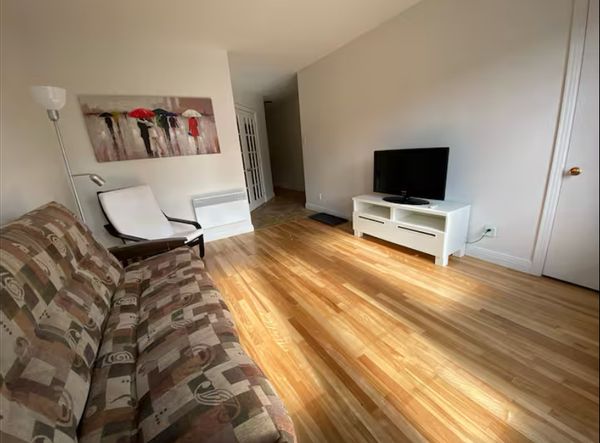 Appartement 1 chambre au cœur de Saint-Jérôme, entre Montréal et Tremblant.