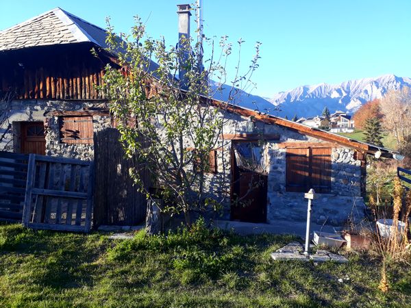 Ma maisonnette rustique sur les hauteurs d'Embrun