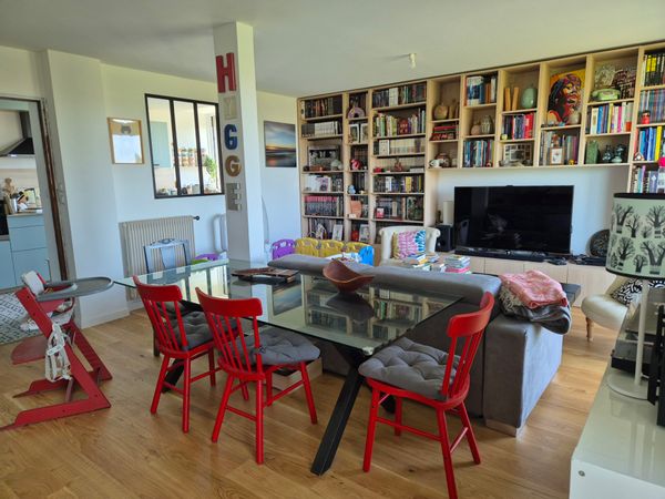 Cosy nest with sea view between the Calanques national parc, pine trees and the beach !