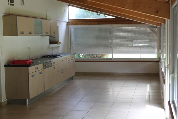 Maison moderne avec magnifique jardin
