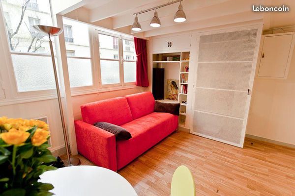 Appartement duplex  , 2 grand lits , à 3 minutes à pied de la Gare Montparnasse et à 1 sec du metro