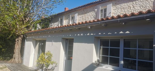 Une jolie maison aux portes de La Rochelle. Piscine à l'été 2026 !