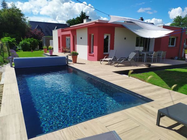 Near Nantes -encore dispo longs we, tout début Juillet et fin Août contre GP, piscine sans vis à vis