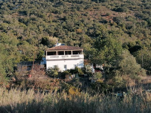 maison au coeur de la zone protégée de Rocha da Pena