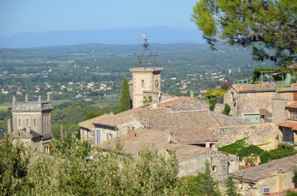FULLY FURNISHED PROVENCAL HOUSE IN THE HEART OF FRENCH PROVENCE PAS D ÉCHANGE EN FRANCE ou GP