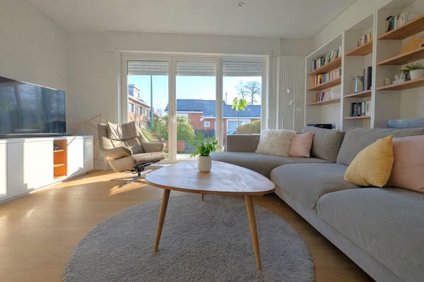 Jolie maison blanche à deux pas de Bruxelles, dans un lotissement calme et vert