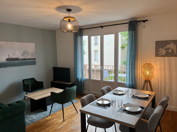 Aux portes de Lyon. Superbe appartement avec bacon au calme !