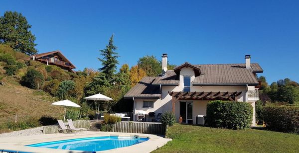 Maison de 180m2 avec piscine, proche lac et montagne