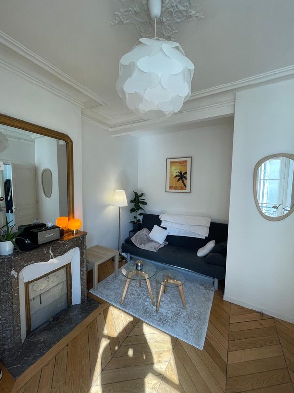 Appartement calme et lumineux au coeur du 9e, proche Montmartre, Opéra, gares et métro Cadet.
