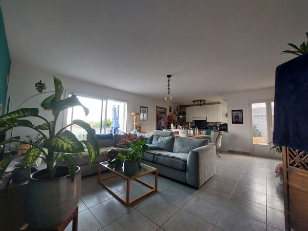 Belle maison sur les hauteurs de Biguglia (regardez bien les dates de disponibilités)