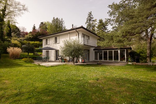 Family house in paradise