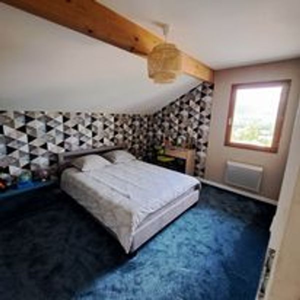Chambre dans maison au calme.