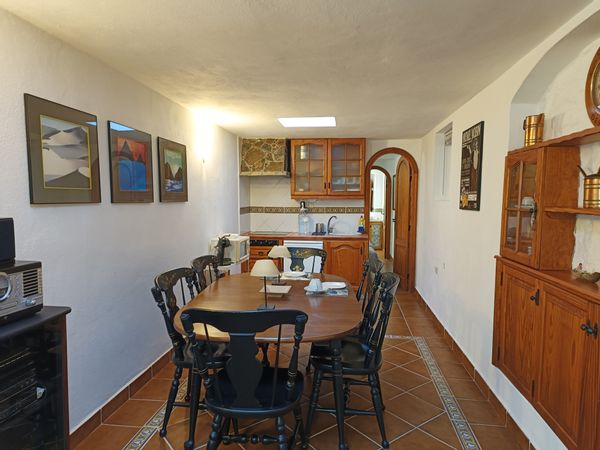 APPARTEMENT-ENTREPÔT TRÈS CALME À LA OROTAVA
