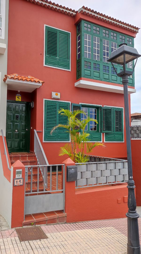 MINIMUM 20 JOURS JUSQU'À 2 MOIS.  NOTRE MAISON À LA OROTAVA UNIQUEMENT ÉCHANGE RÉCIPROQUE