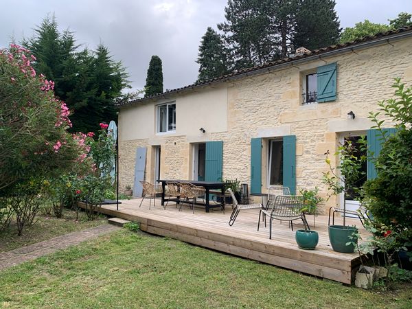 La maison de Brigitte Un charme désuet au cœur de Blaye